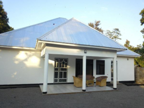 African Peace Apartments And Hostel